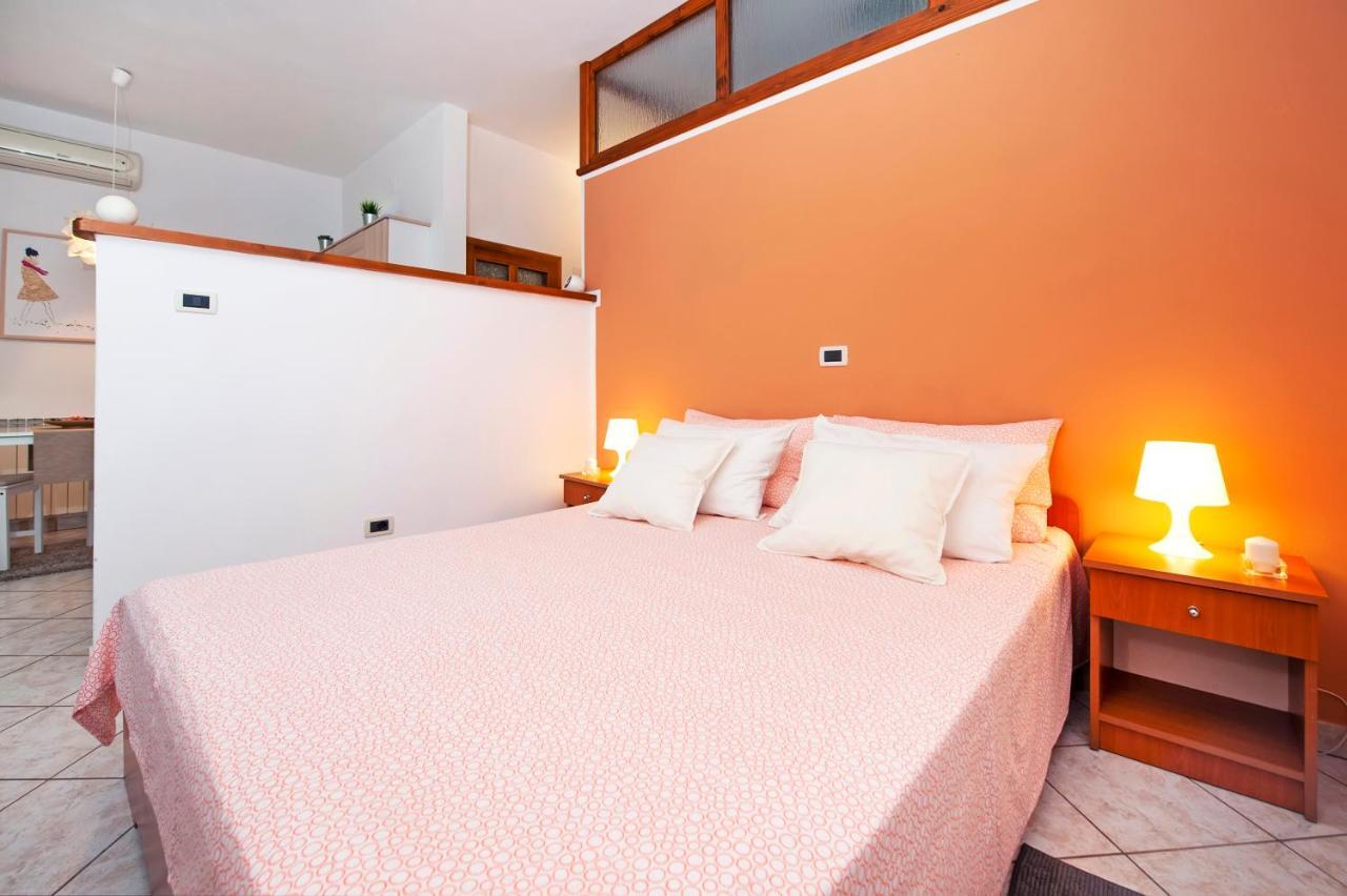 Apartma Anamarija *